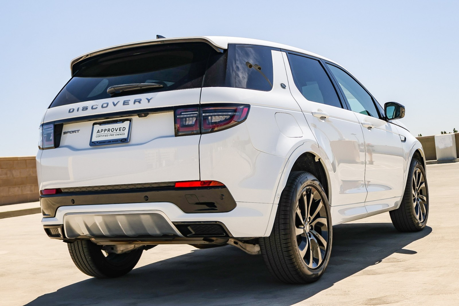 2024 Land Rover Discovery Sport S photo 4