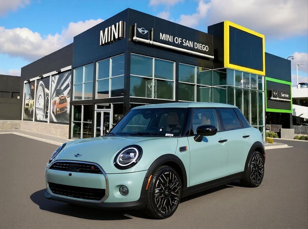 2026 MINI Hardtop 4 Door S's photo