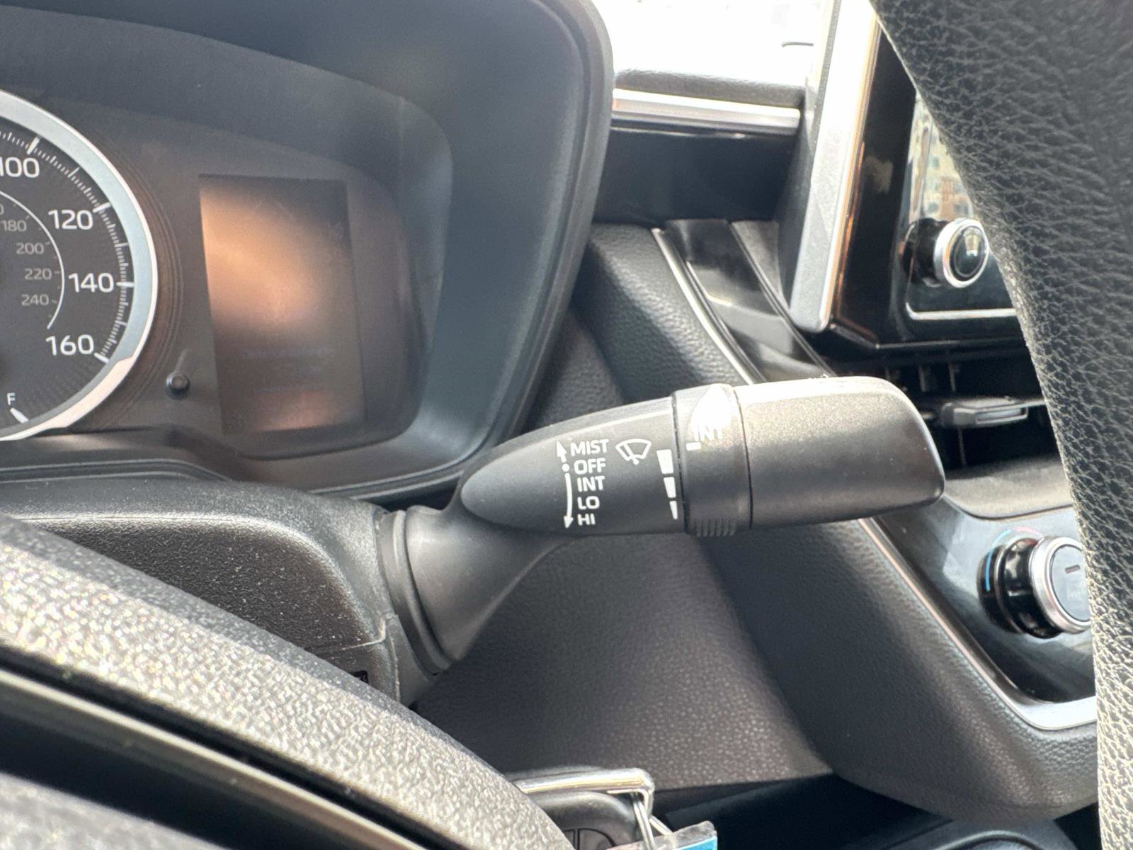2020 Toyota Corolla LE photo 26