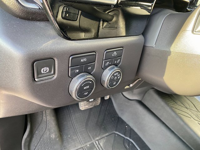 2023 Chevrolet Silverado 1500 RST photo 18