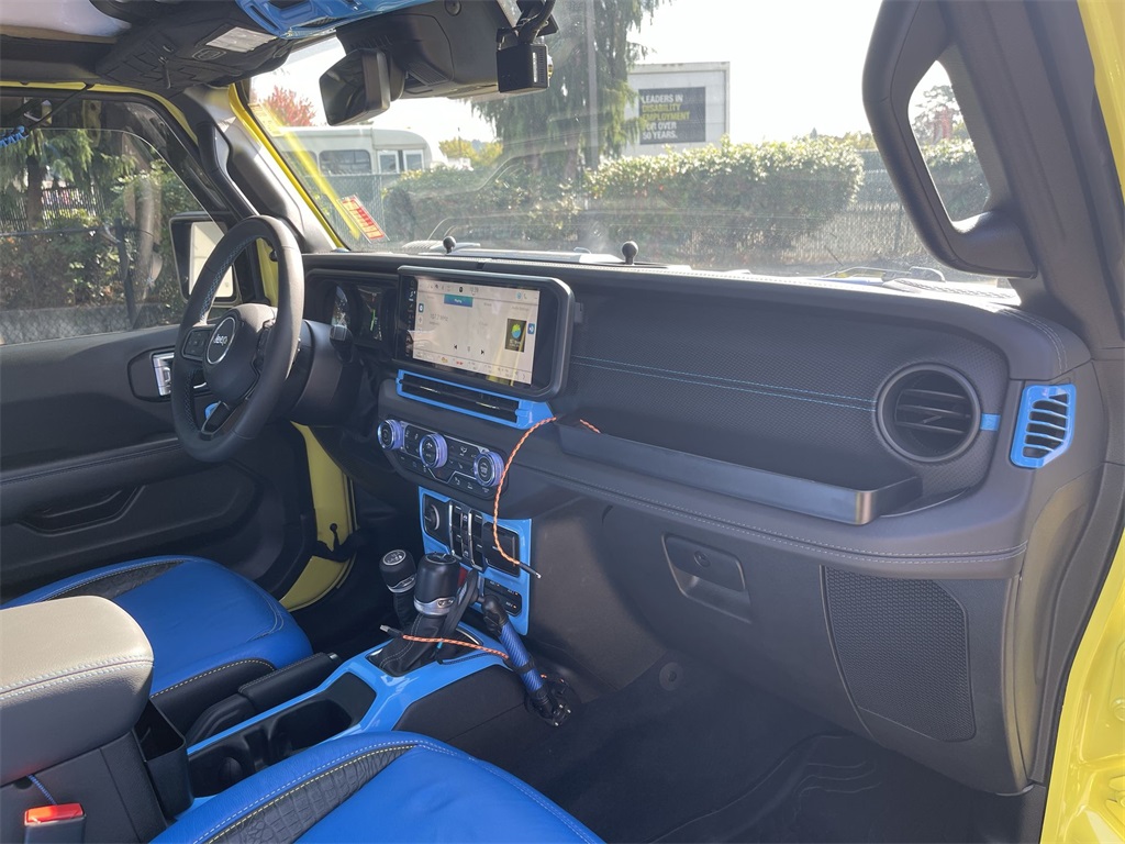 2024 Jeep Wrangler 4xe Rubicon X photo 25