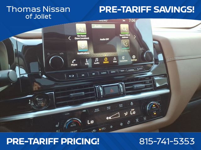 2025 Nissan Pathfinder Platinum photo 19