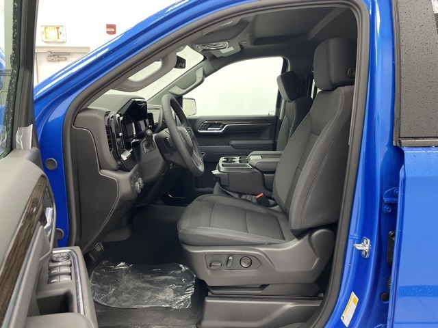 2026 Chevrolet Silverado 1500 RST photo 2