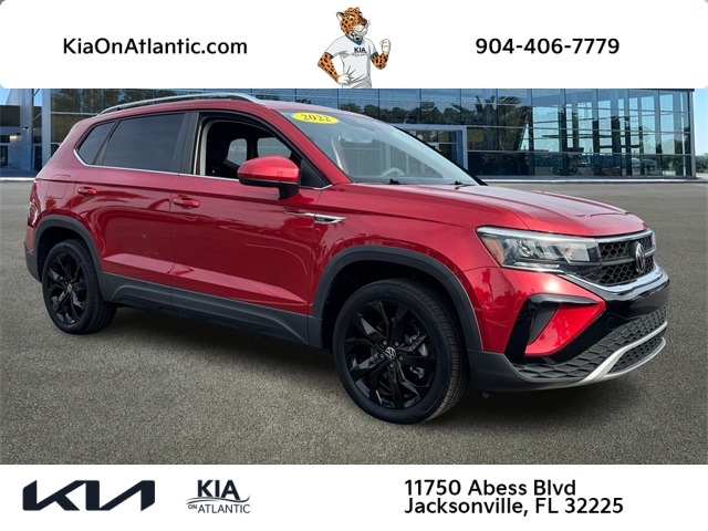 2022 Volkswagen Taos SE's photo