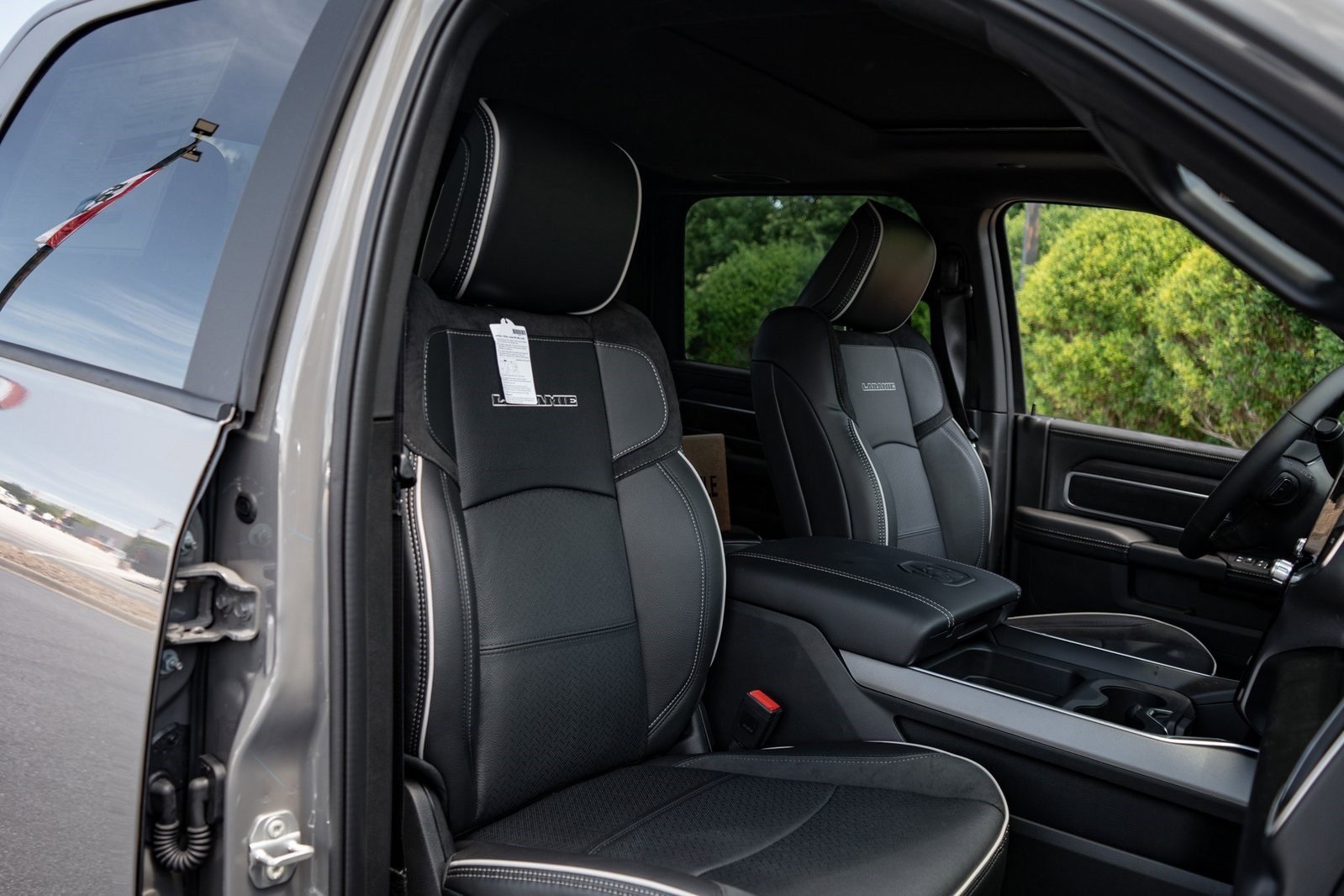 2025 Ram 2500 Laramie photo 19