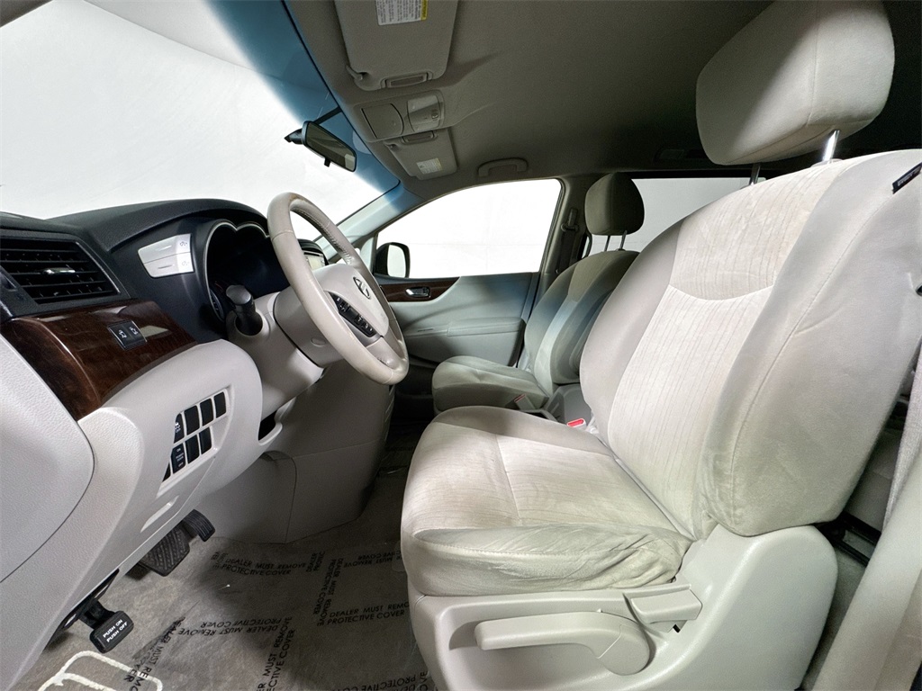 2012 Nissan Quest SV photo 5