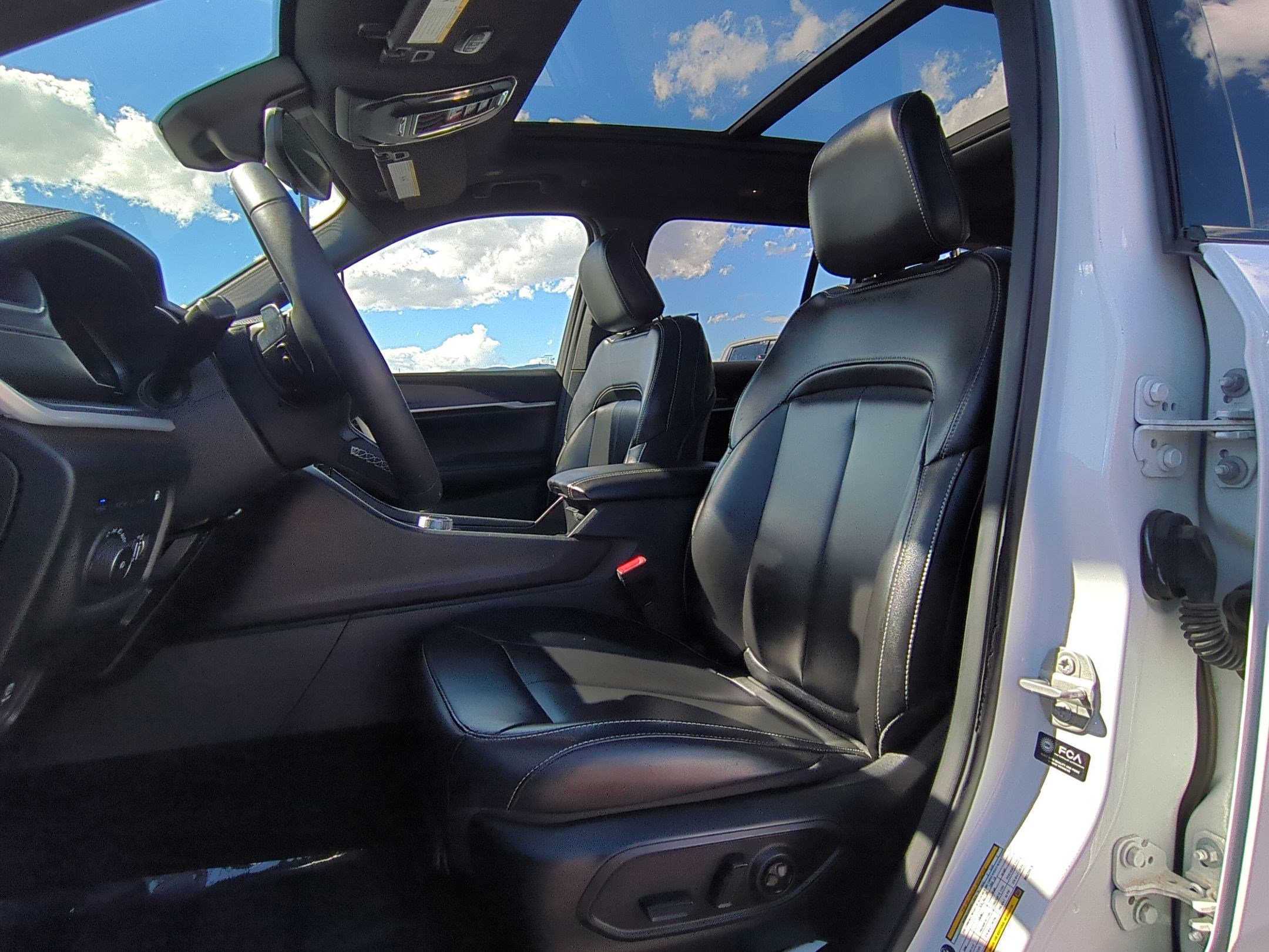 2024 Jeep Cherokee Limited 4xe photo 24