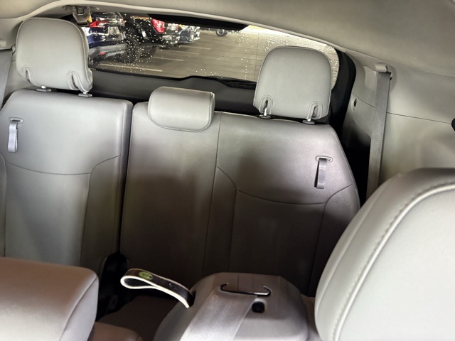 2023 Toyota Sienna XLE photo 11