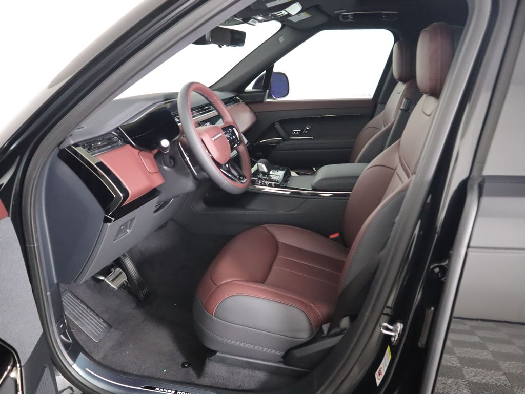 2025 Land Rover Range Rover Sport SE photo 15