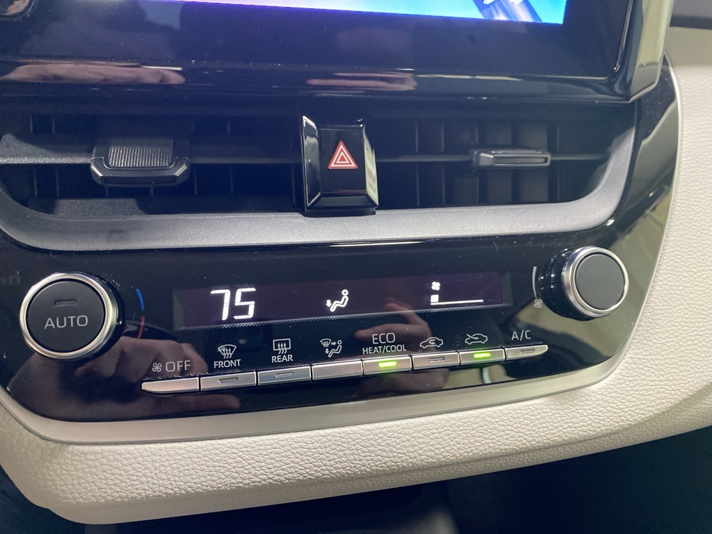 2024 Toyota Corolla LE photo 2