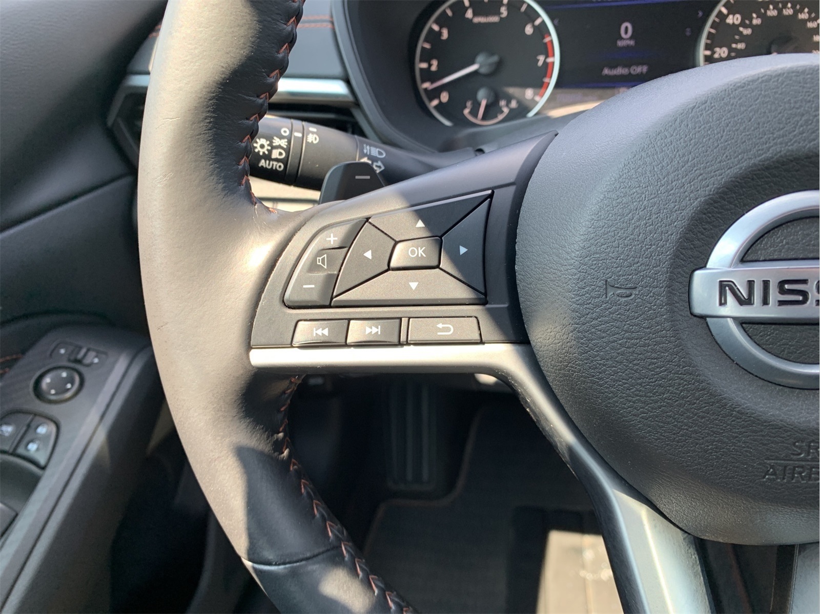 2022 Nissan Altima 2.5 SR photo 11