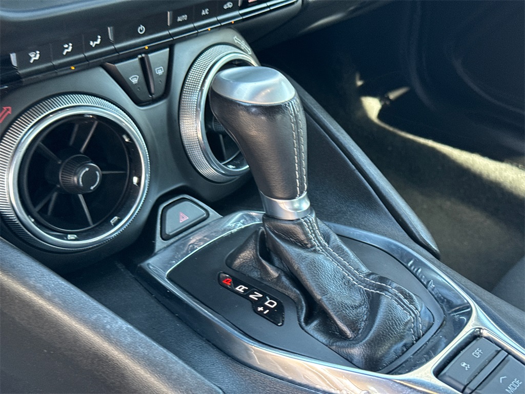 2020 Chevrolet Camaro 1LT photo 18
