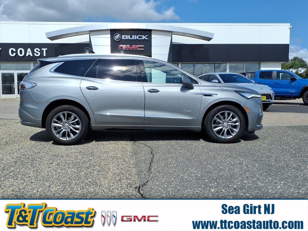 2023 Buick Enclave Avenir's photo