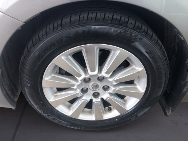 2016 Toyota Sienna Limited Premium photo 13