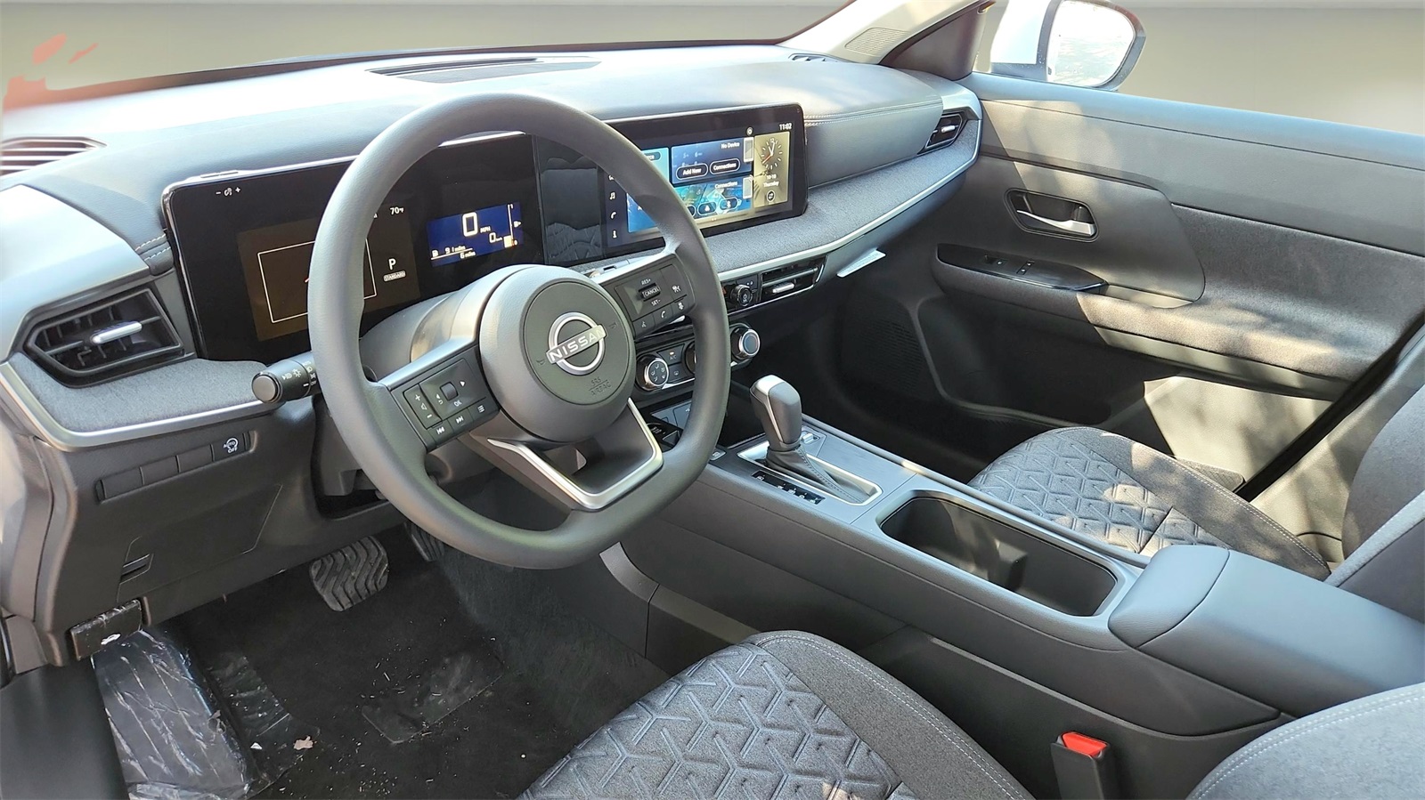2025 Nissan Kicks SV photo 7