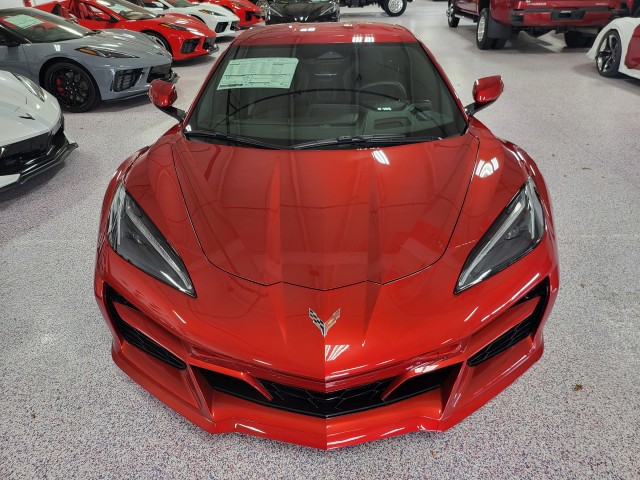 2026 Chevrolet Corvette E-Ray 2LZ photo 2