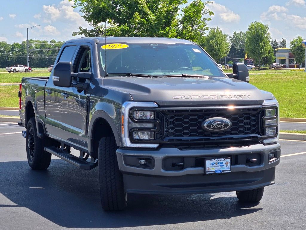 2025 Ford F-250 XLT photo 3