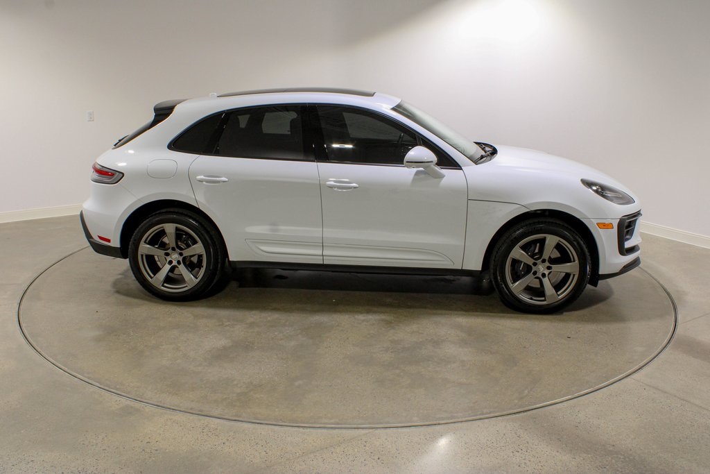 2023 Porsche Macan Base photo 5