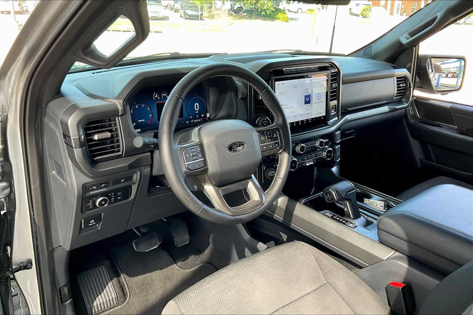 2024 Ford F-150 XLT photo 17