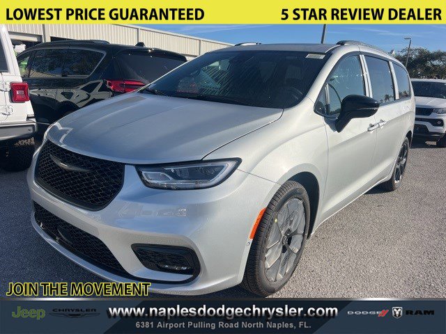 2026 Chrysler Pacifica Limited's photo