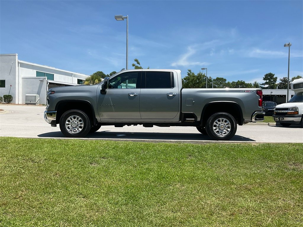 2024 Chevrolet Silverado 2500HD LTZ photo 4