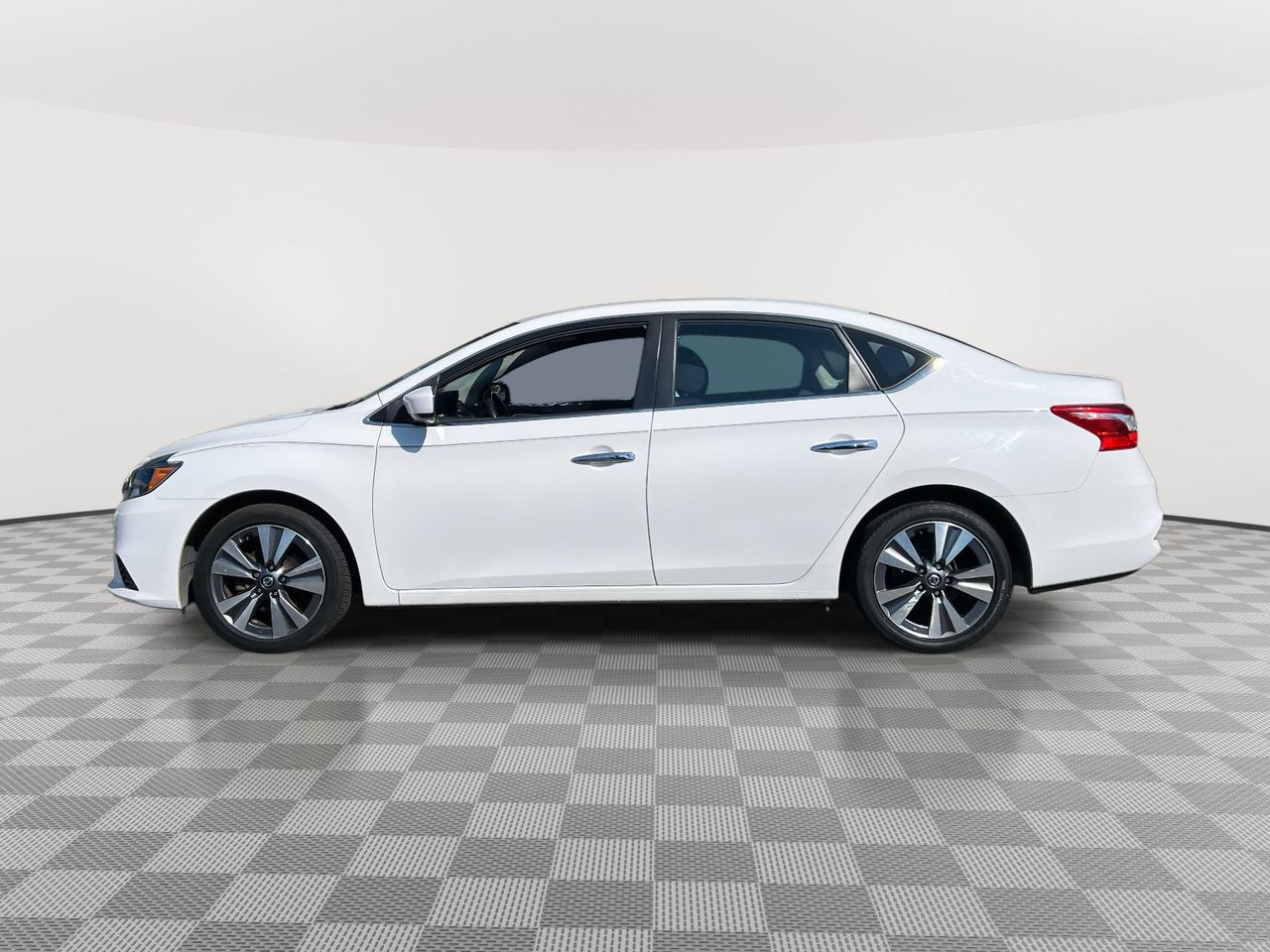2019 Nissan Sentra SV photo 4