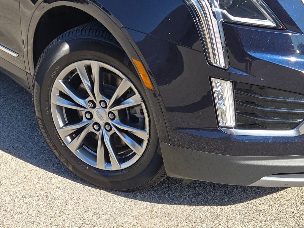 2021 Cadillac XT5 Premium Luxury photo 3