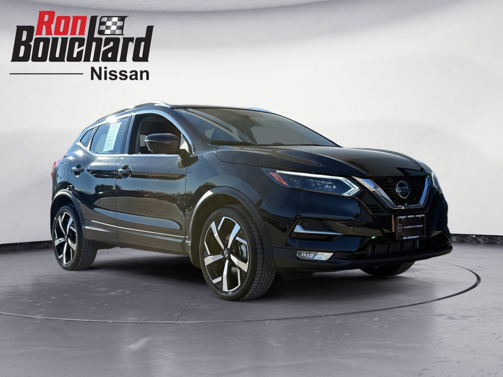 2022 Nissan Rogue Sport SL's photo