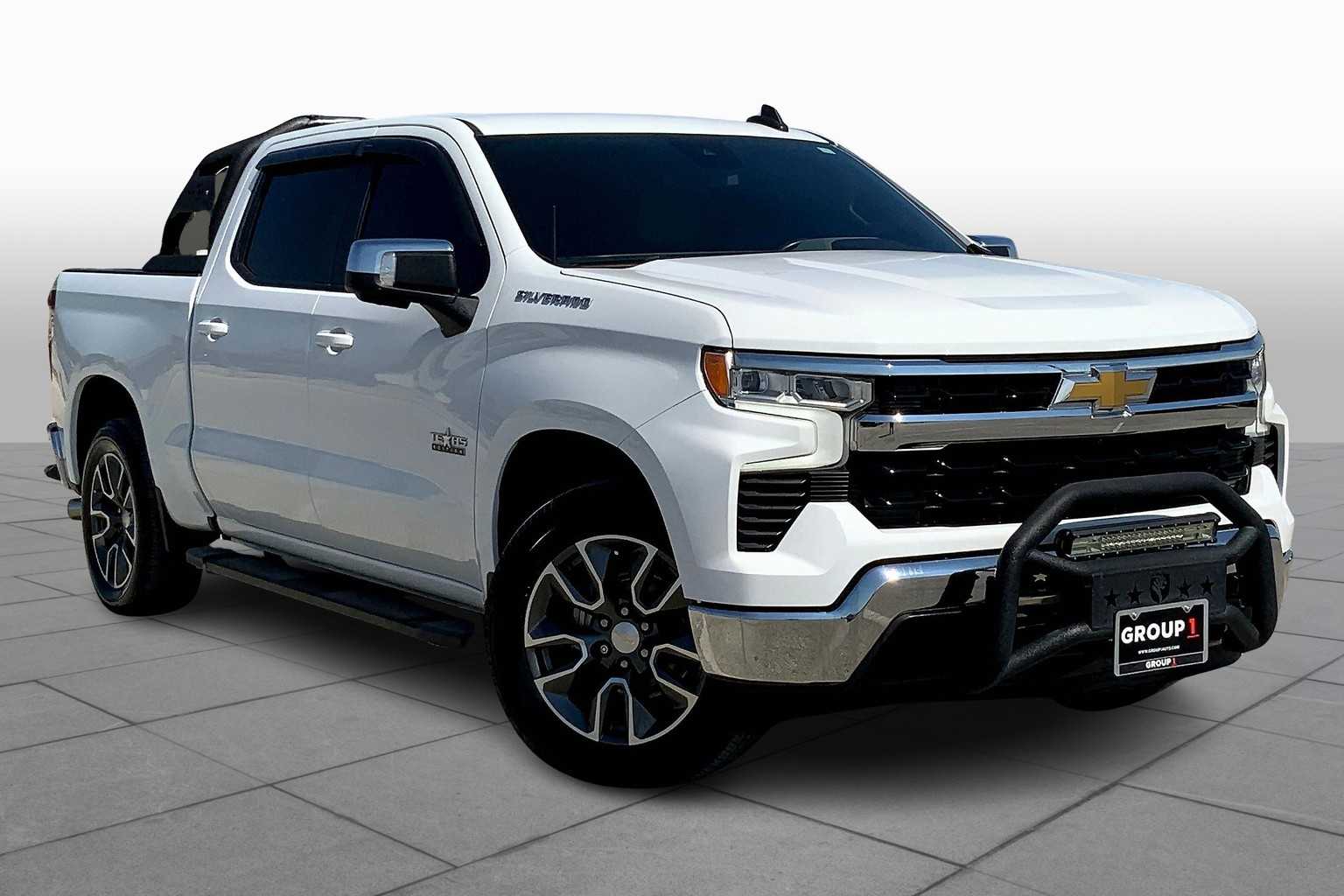 2022 Chevrolet Silverado 1500 LT photo 2