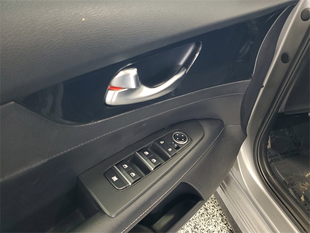2023 Kia Forte GT-Line photo 8