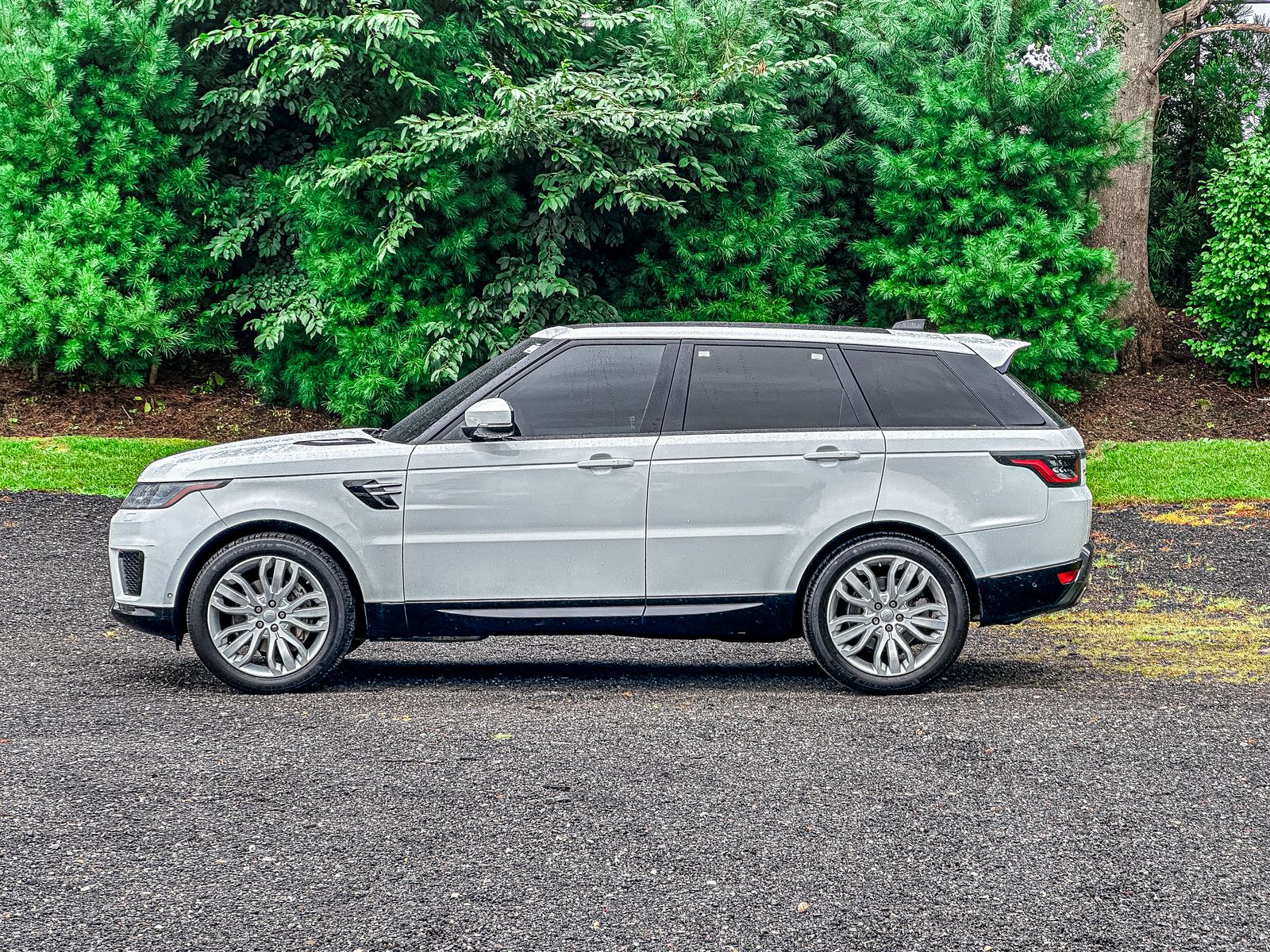 2019 Land Rover Range Rover Sport HSE photo 4