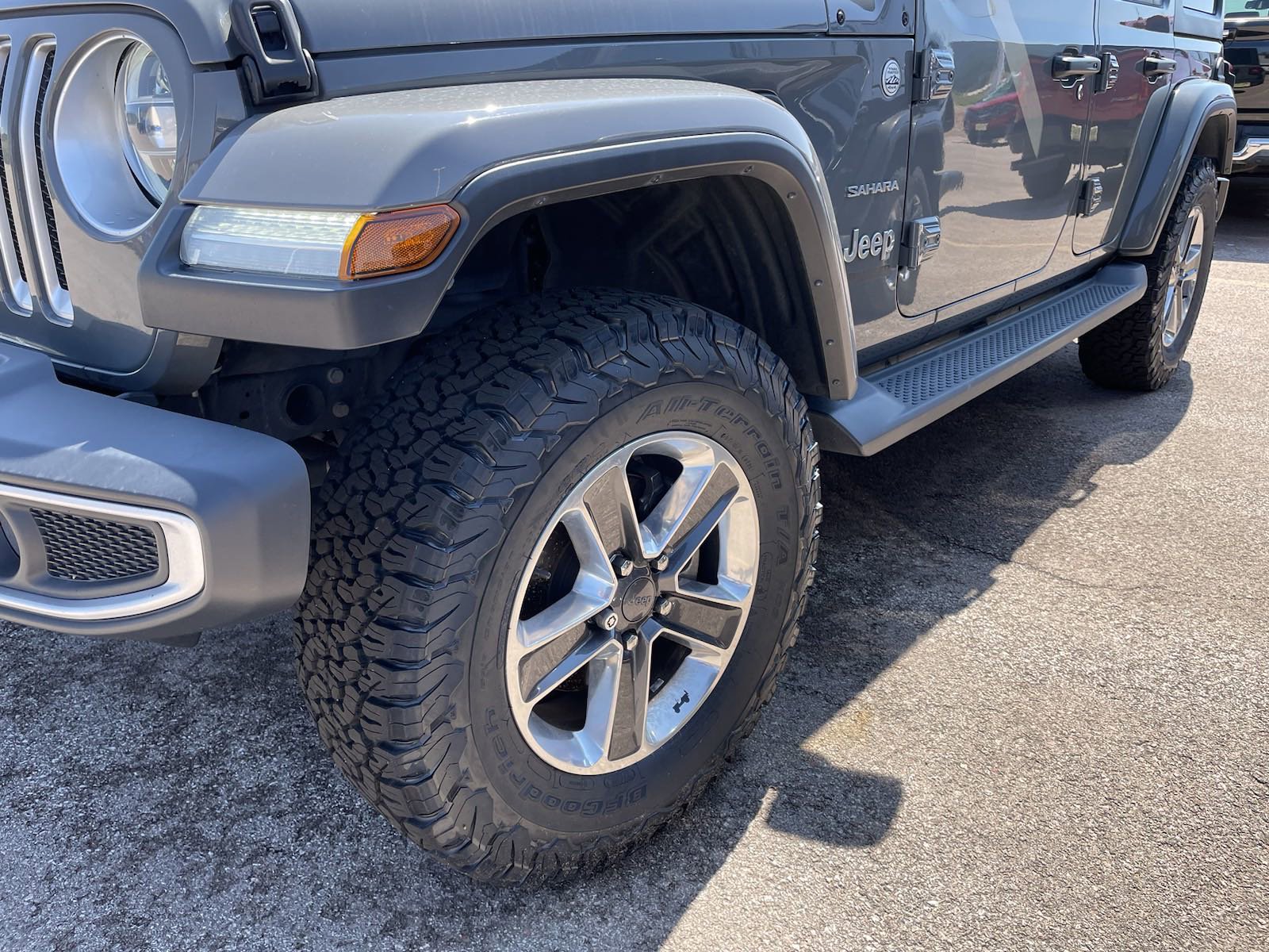 2019 Jeep Wrangler Unlimited Sahara photo 3