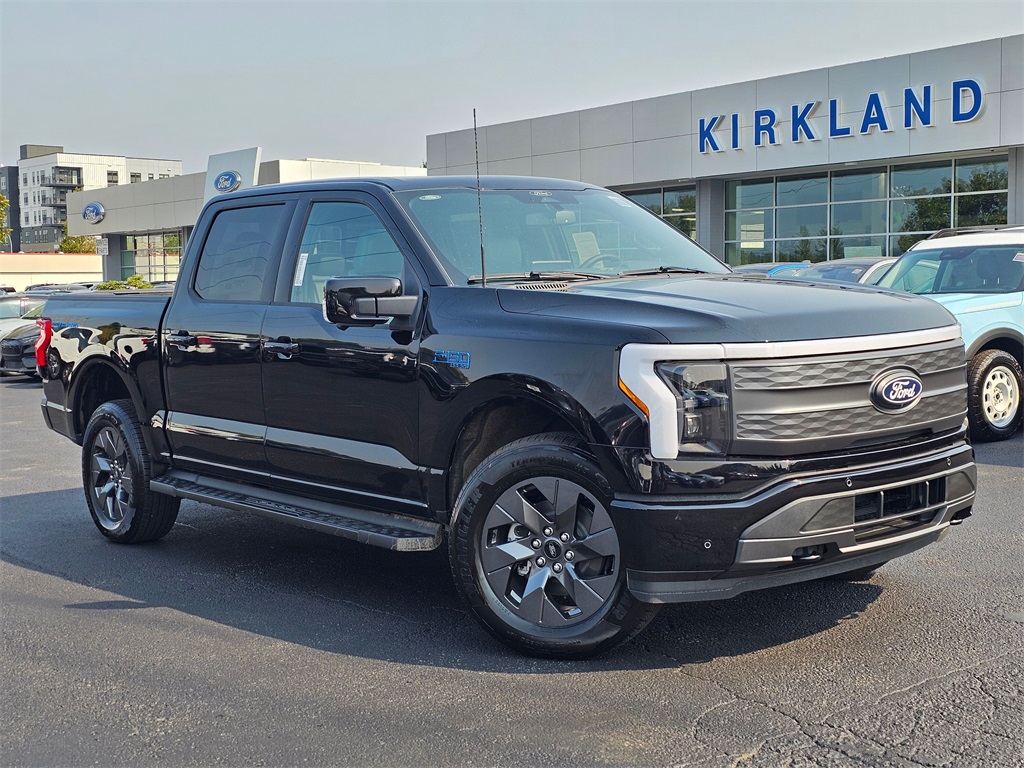 2025 Ford F-150 Lightning Lariat's photo