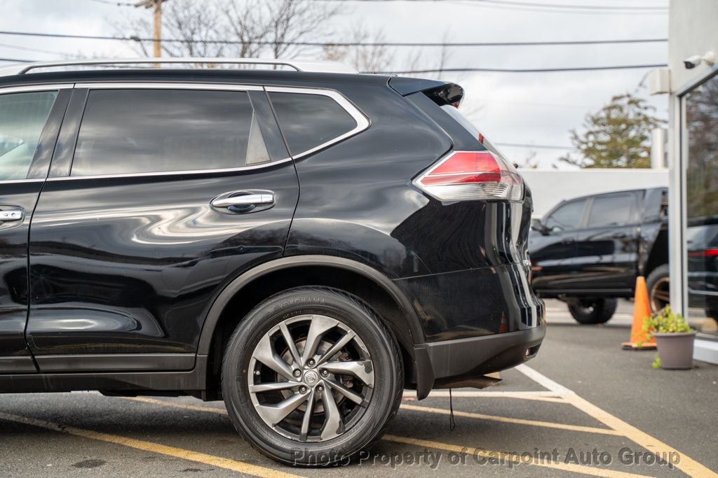 2015 Nissan Rogue S photo 2
