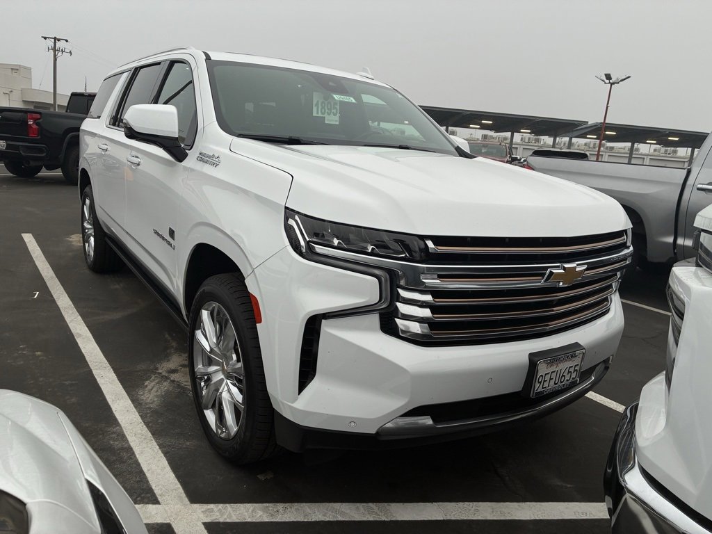 2023 Chevrolet Suburban High Country's photo
