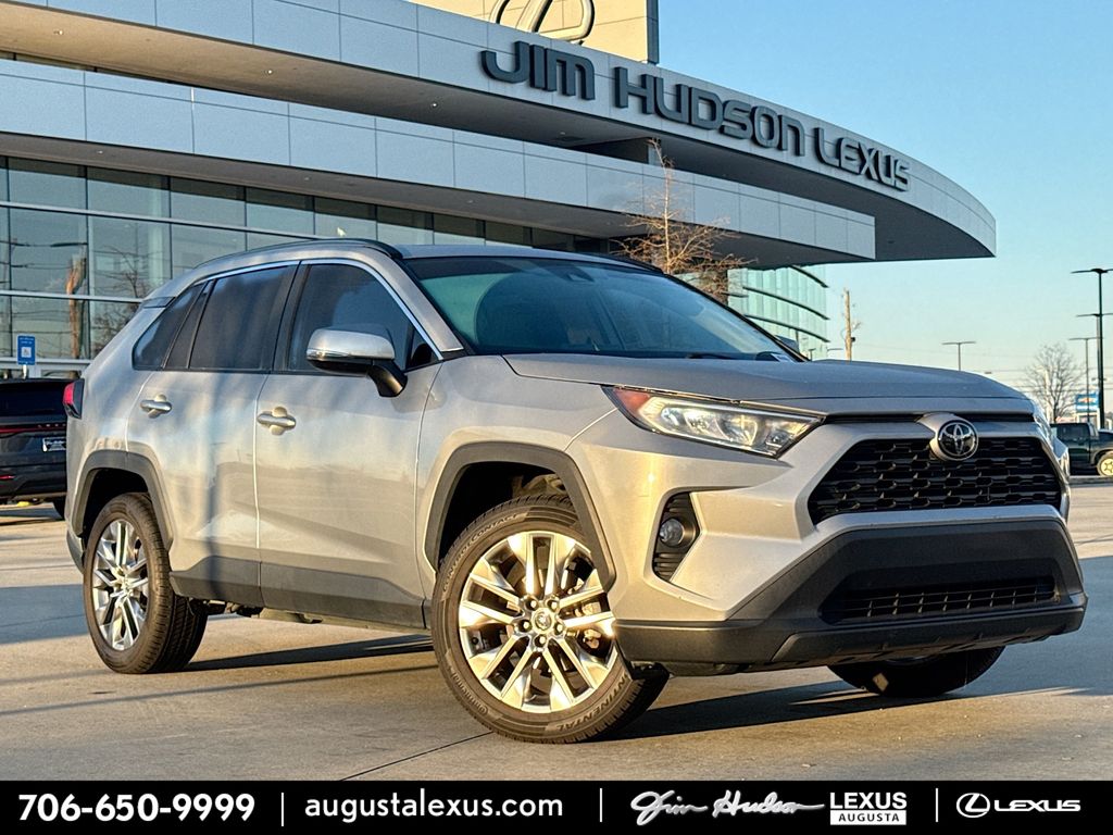 2021 Toyota RAV4 XLE Premium's photo