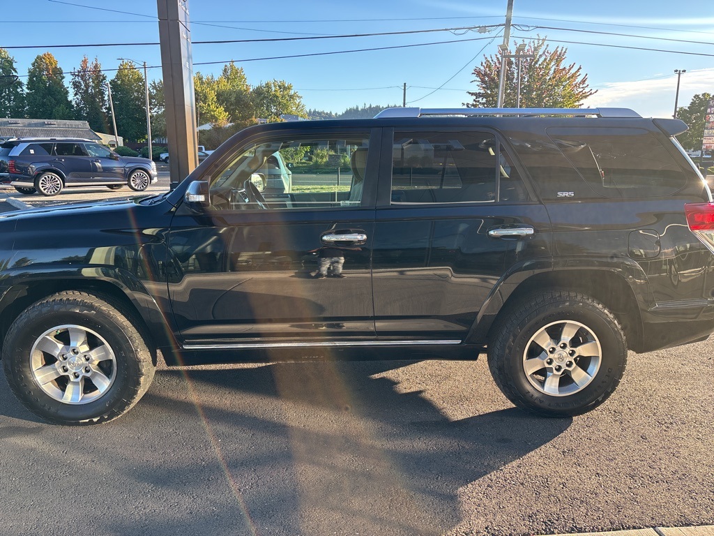2011 Toyota 4Runner SR5 photo 2