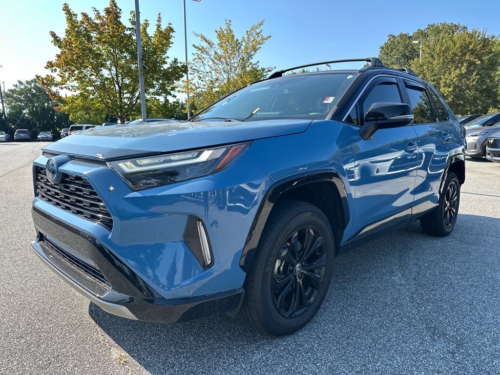 2022 Toyota RAV4 Hybrid XSE photo 4