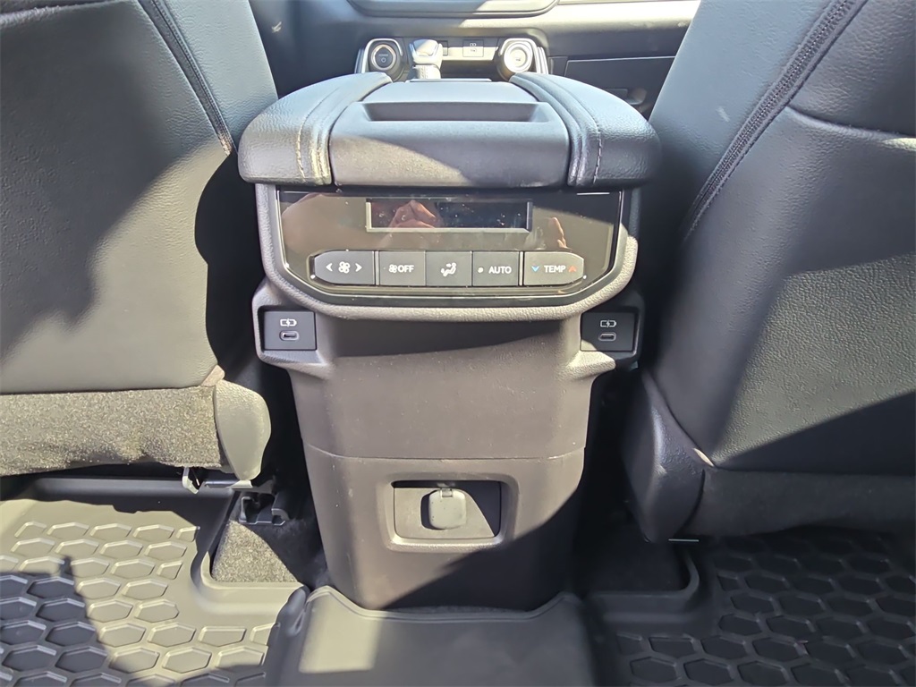 2025 Toyota Highlander Hybrid XLE photo 28