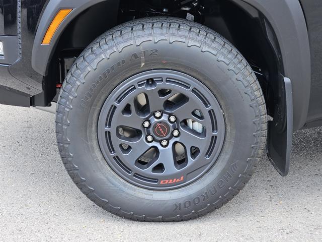 2025 Nissan Frontier Crew Cab PRO-4X photo 7