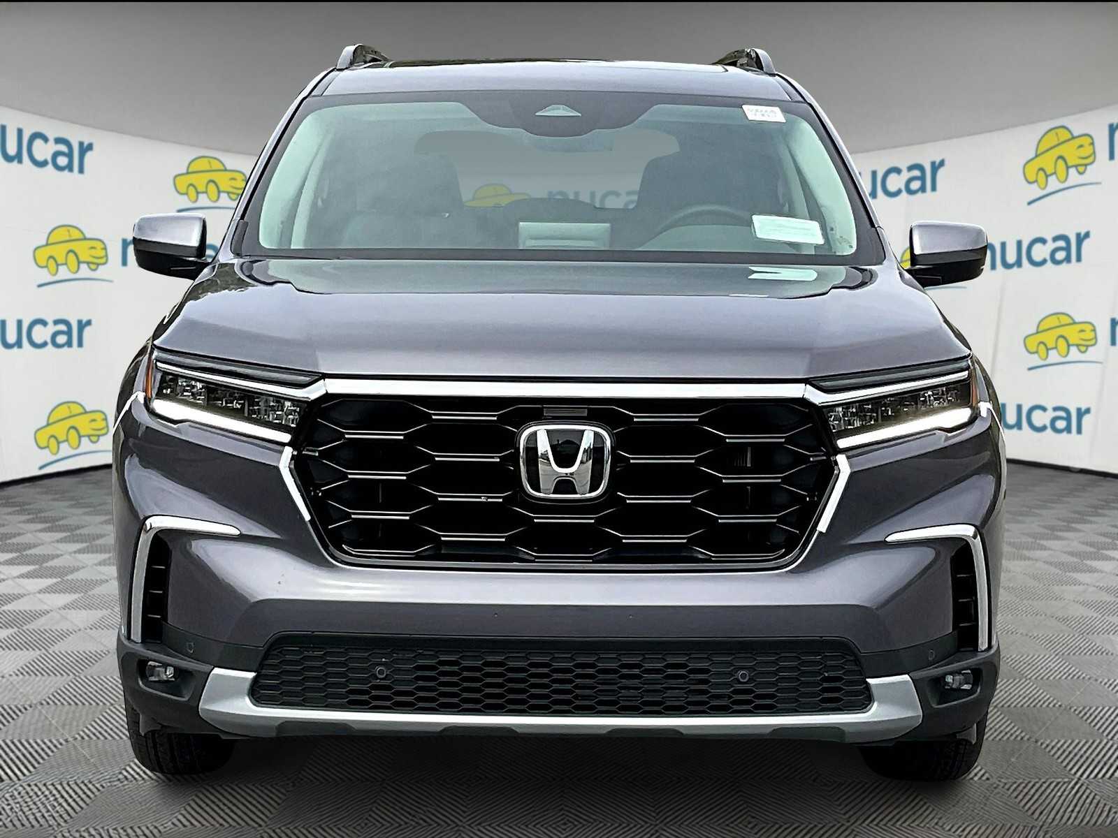 2025 Honda Pilot Touring photo 2