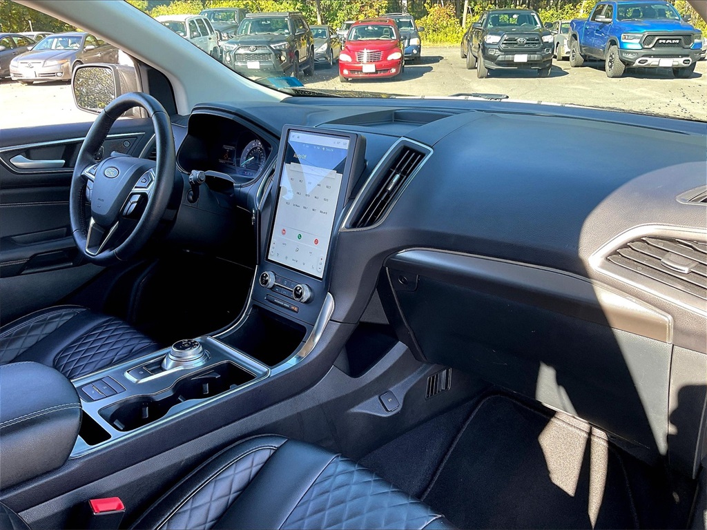 2023 Ford Edge Titanium photo 13