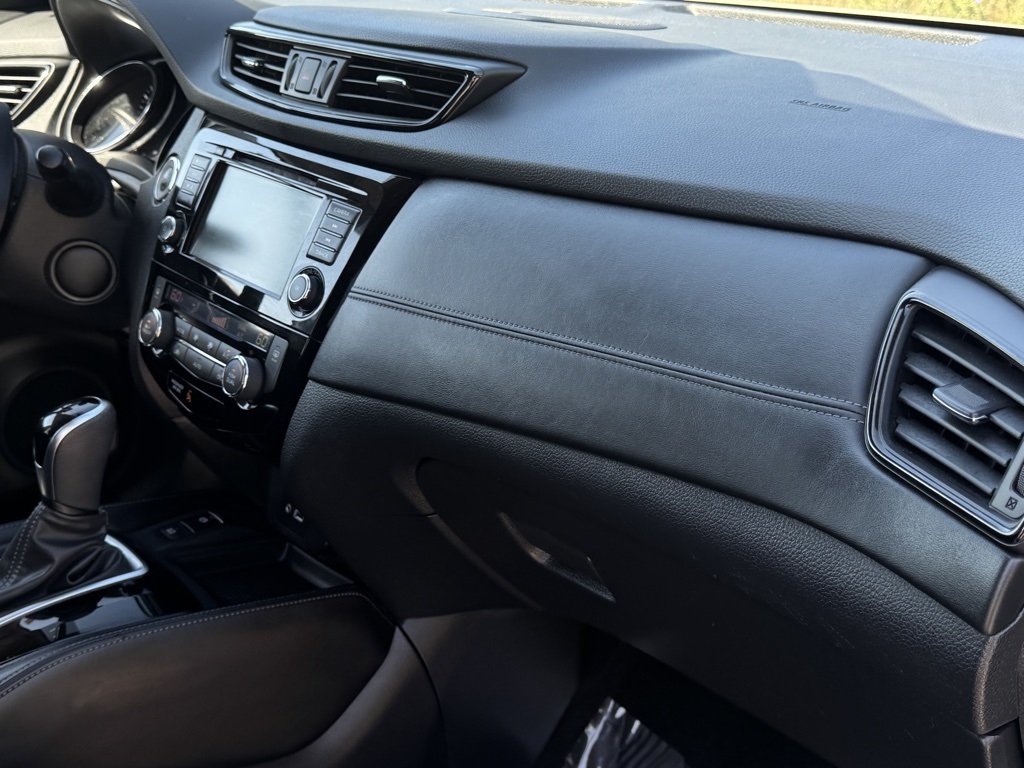 2019 Nissan Rogue SL photo 25