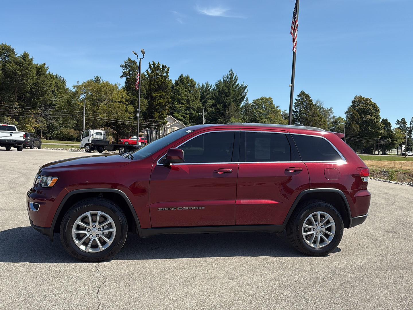 2021 Jeep Grand Cherokee Laredo E photo 2