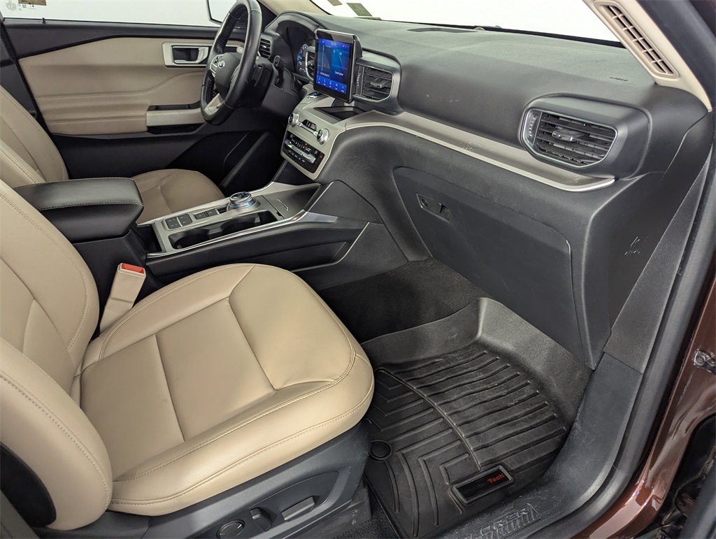 2020 Ford Explorer XLT photo 35