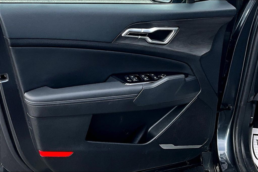 2024 Kia Sportage X-Line photo 9