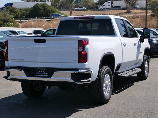 2025 Chevrolet Silverado 2500HD LT photo 2