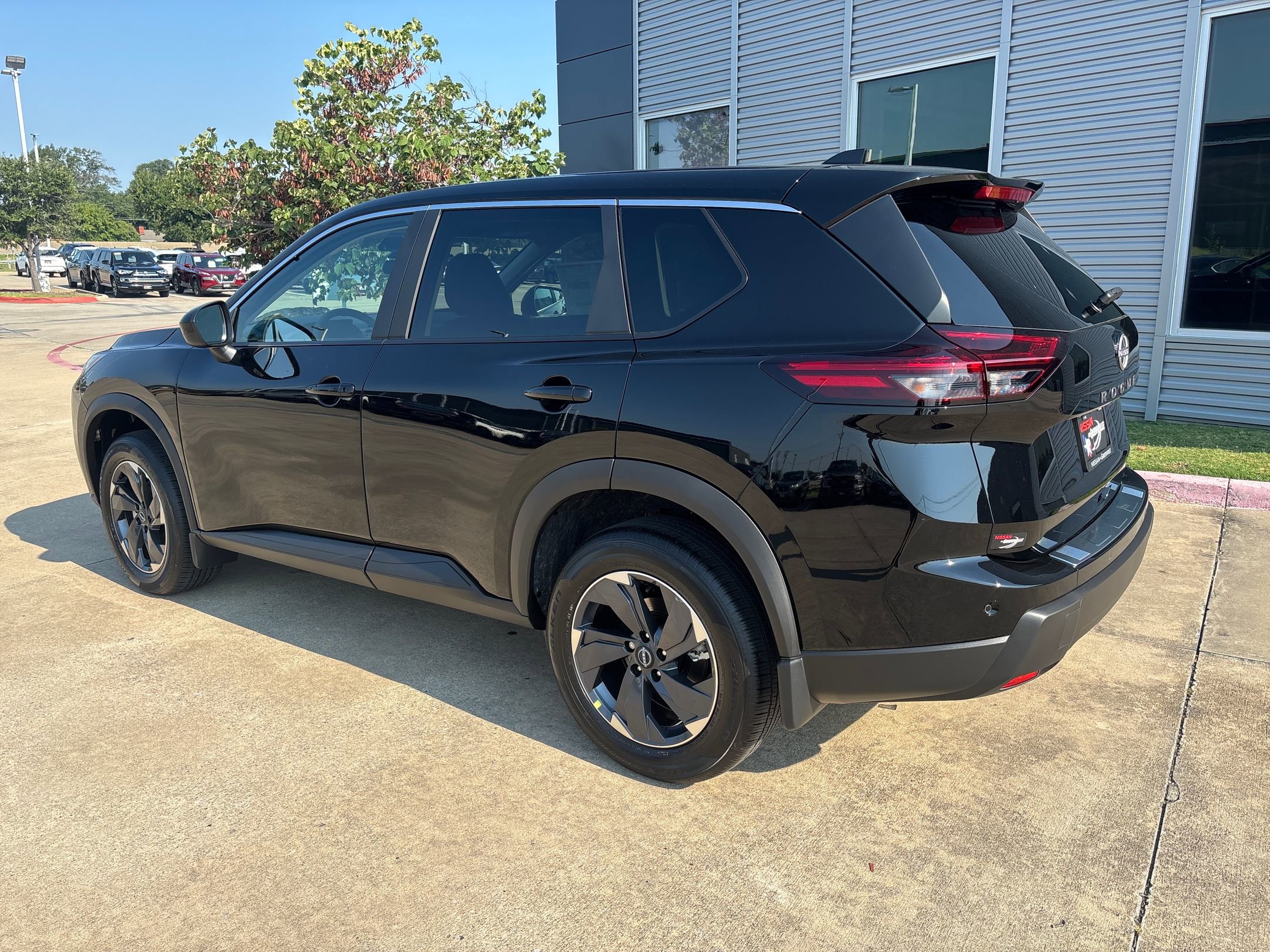 2026 Nissan Rogue SV photo 3