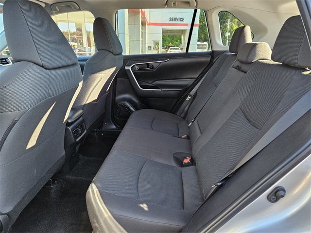 2024 Toyota RAV4 LE photo 8