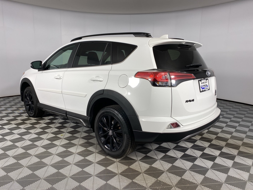 2018 Toyota RAV4 Adventure photo 4